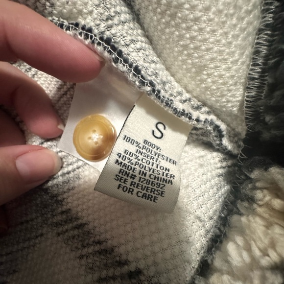 Madden Girl Cozy Jacket with Hood
Size Small – NWT - Picture 4 of 4